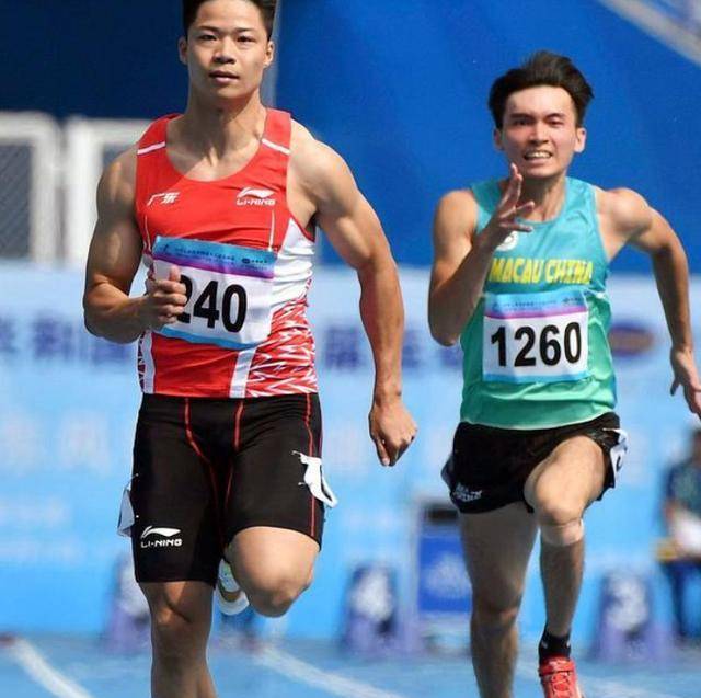 中国17岁小将100米10.21，远超同期苏炳添，科学训练前途无量